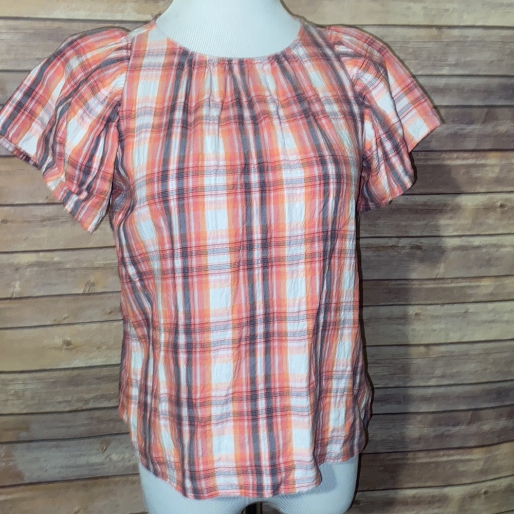 🎈Sale🎈Top With Button Back Detailing - Picture 2 of 7